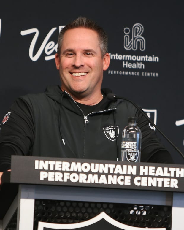 Josh McDaniels (1)